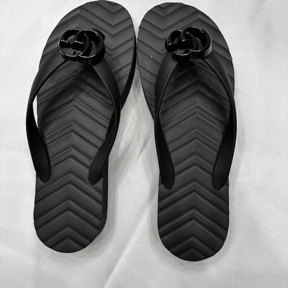 Sold! Gucci GG marmont double G black flip-flops thong sandals Sz 37